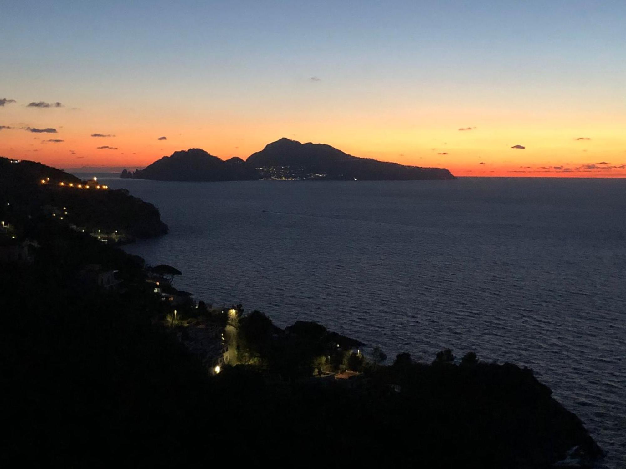 Bilocale Panoramico “Lo Sguardo” Lejlighed Massa Lubrense Eksteriør billede